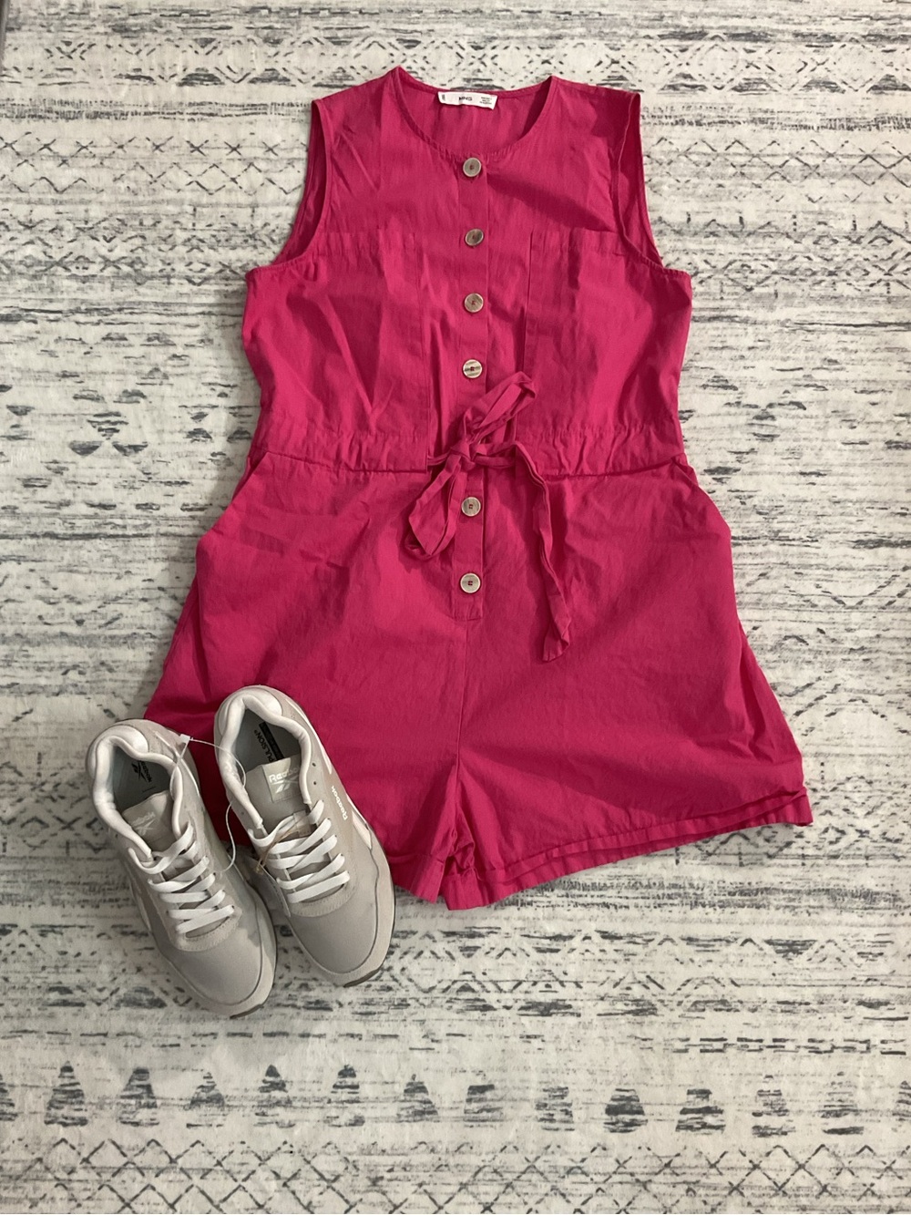 Reebok Classic Glide Low Shoes + Mango Sleeveless Hot Pink Button-Front Romper